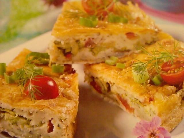 Torcik z cukinii i pomidorów