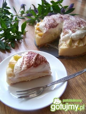 Torcik z kaszy manny z gruszkami