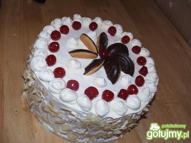 Torcik z masą o smaku brzoskwiniowym