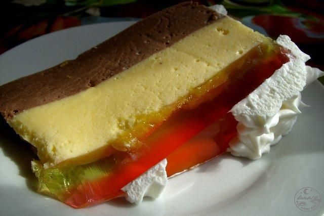 Torcik z mlecznej pianki  Torcik z mlecznej pianki