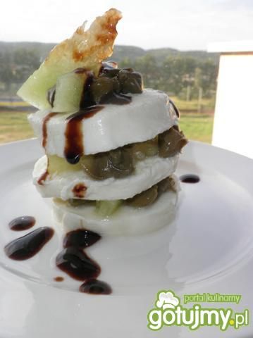 torcik z mozzarelli i kaparów