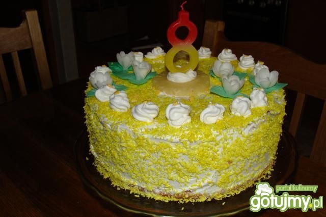 Tort ananasowo -kokosowy