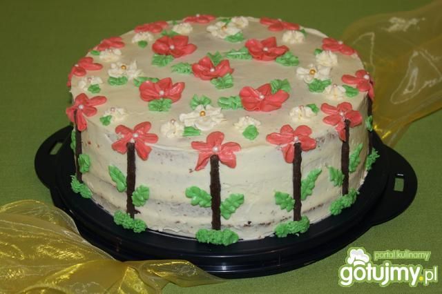 Tort ananasowy z kremem bezowym Tort ananasowy z kremem bezowym