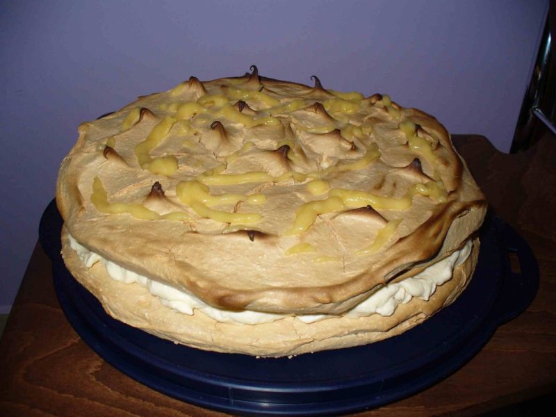 Tort bezowy z kremem cytrynowym Tort bezowy z kremem cytrynowym