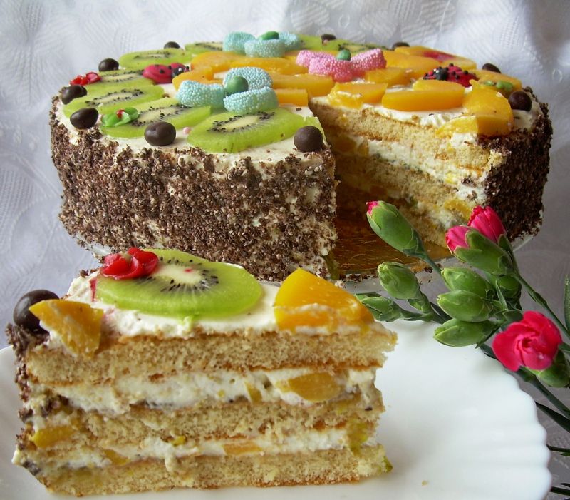Tort brzoskwiniowo-śmietanowy -nuta agrestu i kiwi