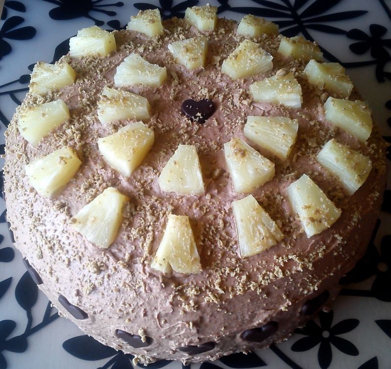 Tort chałwowy z ananasem