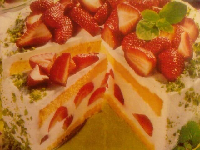 Tort cytrynowy z delikatną pianką Tort cytrynowy z delikatną pianką