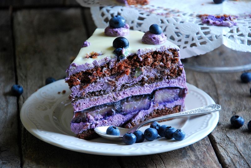 Tort czekoladowo jagodowy Tort czekoladowo jagodowy