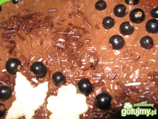Tort czekoladowo-porzeczkowy 