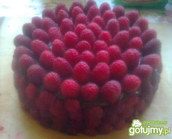 Tort czekoladowy z malinami  Tort czekoladowy z malinami