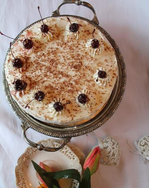 Tort czekoladowy z wiśniami