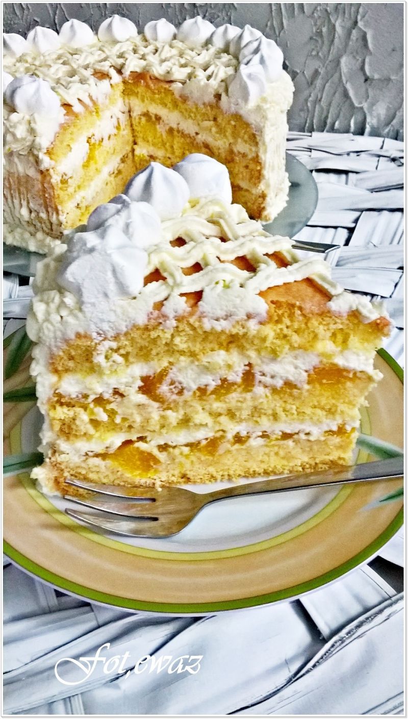 Tort dyniowo - śmietanowy Tort dyniowo - śmietanowy