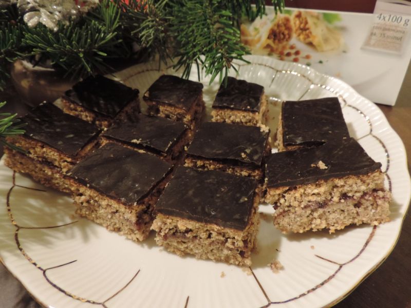 Tort gryczany z powidłami śliwkowymi