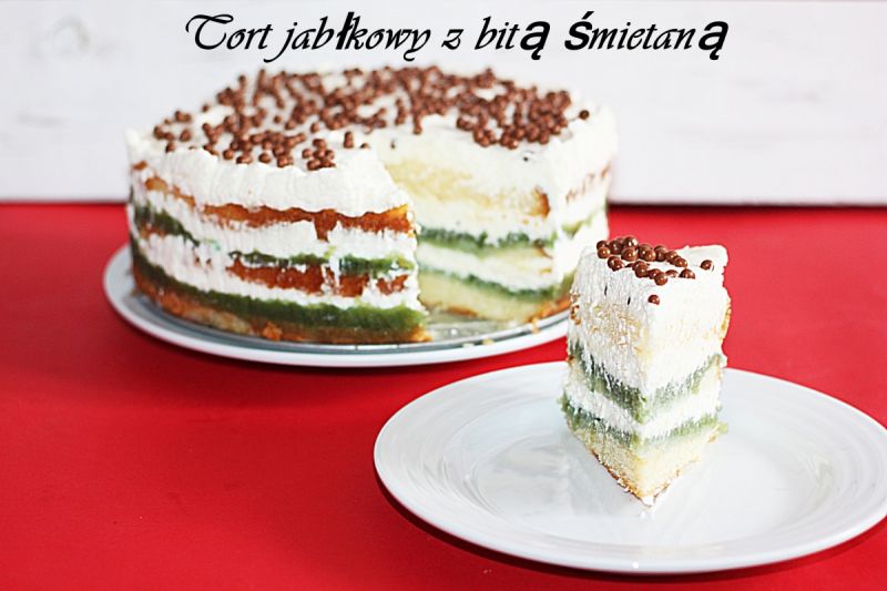 Tort jabłkowo -śmietanowy  Tort jabłkowo -śmietanowy