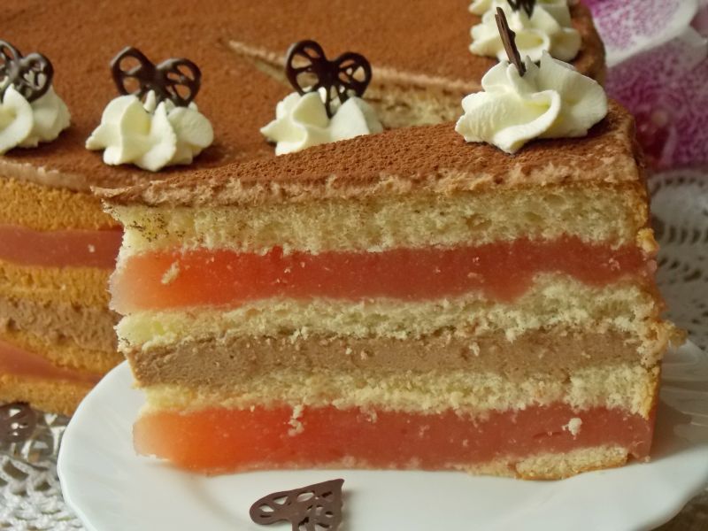 Tort jabłkowy z krówkami