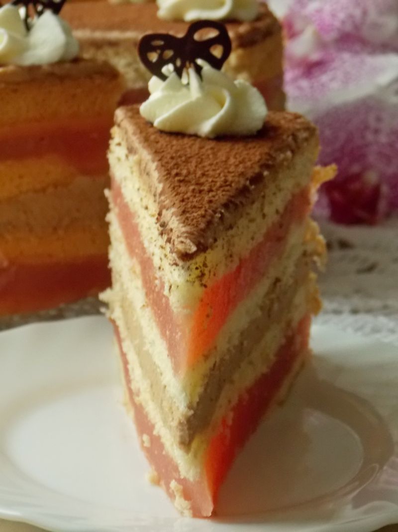 Tort jabłkowy z krówkami