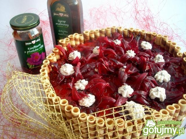 Tort jabłkowy z nutką róży i hibiskusem Tort jabłkowy z nutką róży i hibiskusem