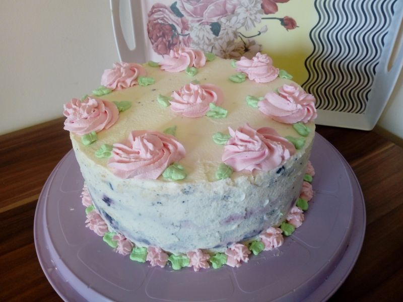 Tort jagodowo - kokosowy Tort jagodowo - kokosowy