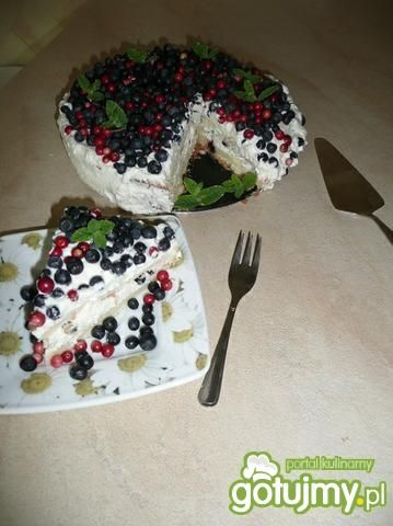 Tort jagodowy z borówkami