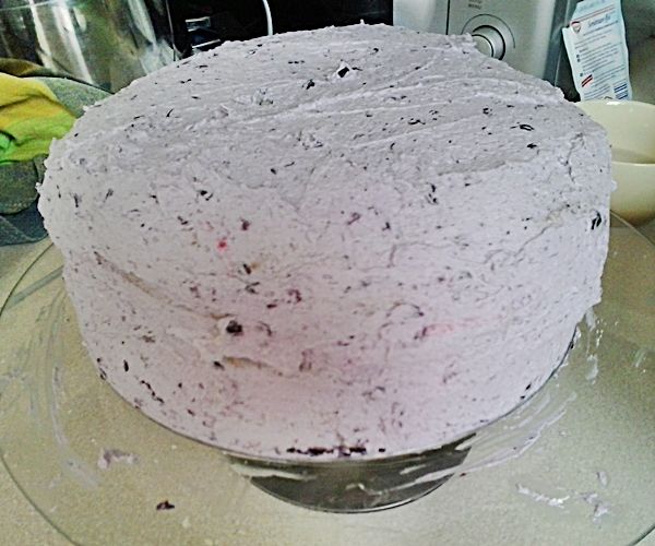 Tort jagodowy z kokosem i białą czekoladą 
