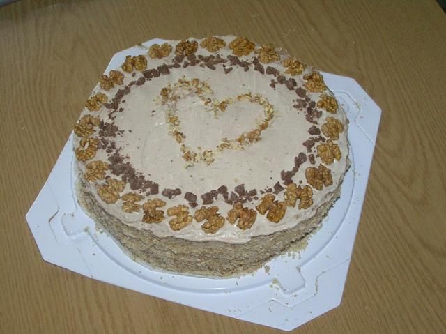 Tort kakaowo-orzechowy