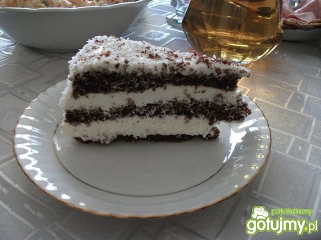 Tort kakaowy ze smietana Tort kakaowy ze smietana