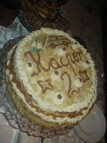 Tort karmelowo-śmietanowy