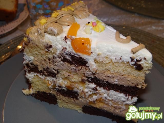 Tort kawowo-brzoskwiniowy w szachownice
