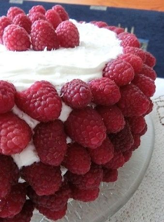 Tort kokosowo - malinowy Tort kokosowo - malinowy