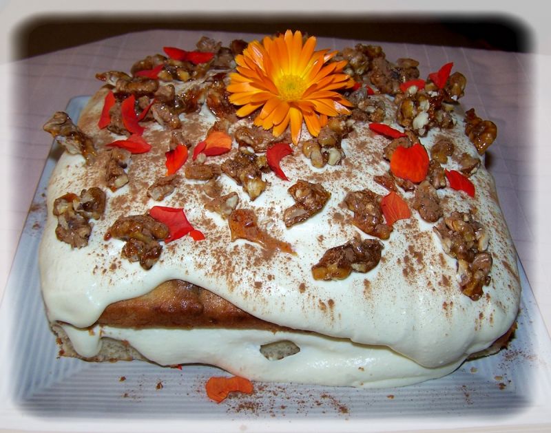 Tort Koliber z karmelowymi orzechami  Tort Koliber z karmelowymi orzechami