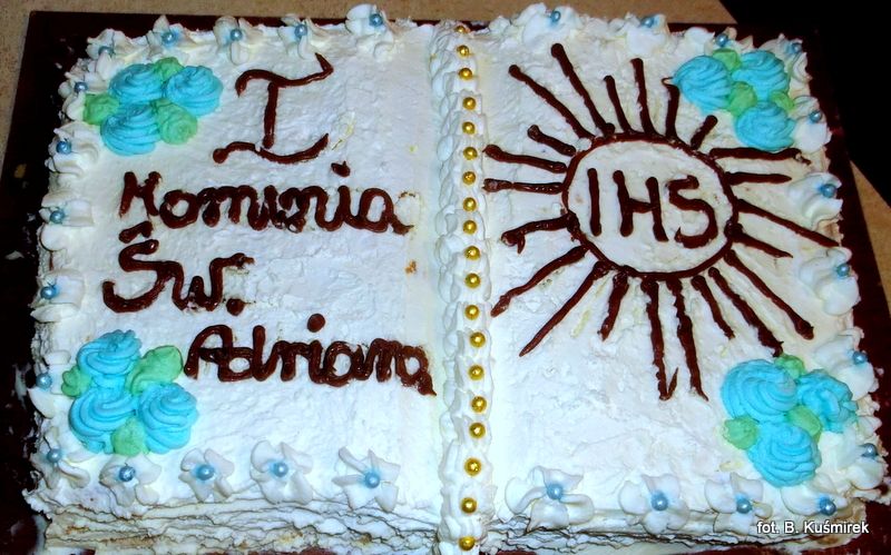 Tort komunijny "Książka" Tort komunijny "Książka"