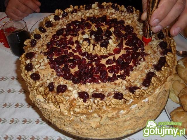 Tort krówkowo-orzechowy Tort krówkowo-orzechowy