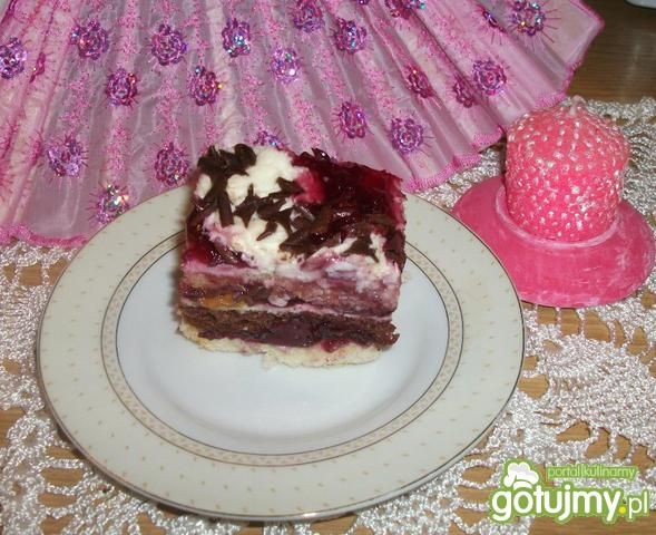 Tort krówkowo-wisniowy