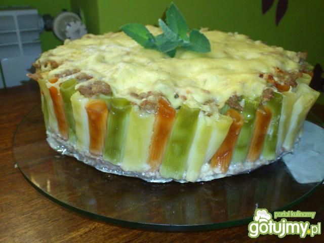 Tort makaronowy w trzech kolorach Tort makaronowy w trzech kolorach