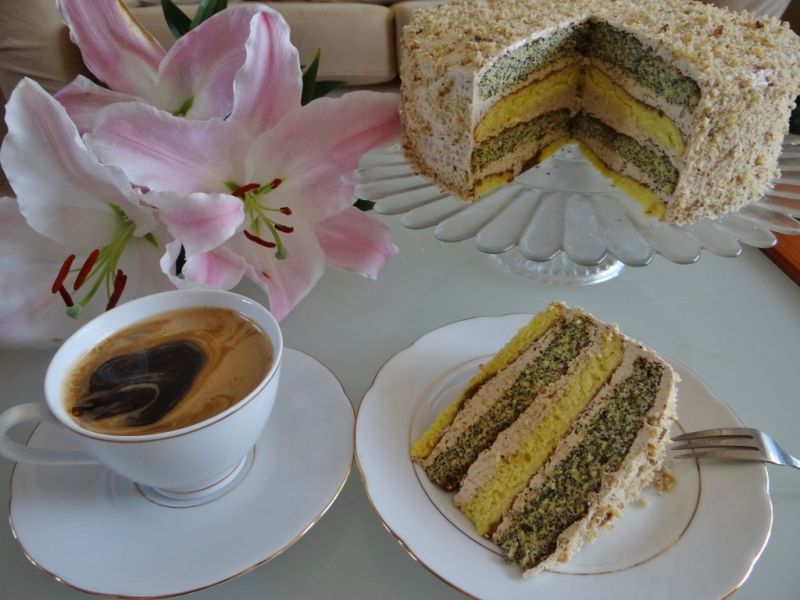 Tort makowo-orzechowy