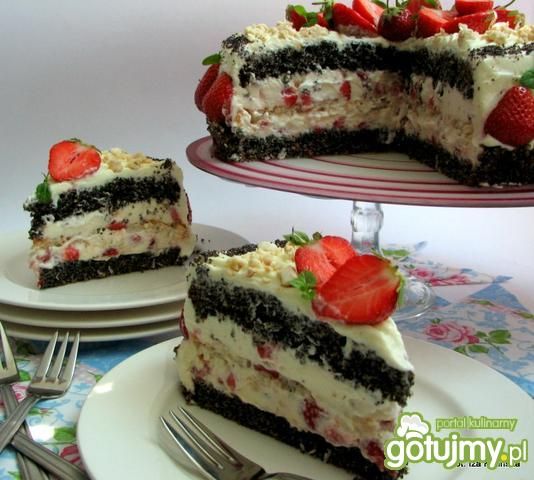 Tort makowokokosowy z kremem śmietanowym Tort makowokokosowy z kremem śmietanowym