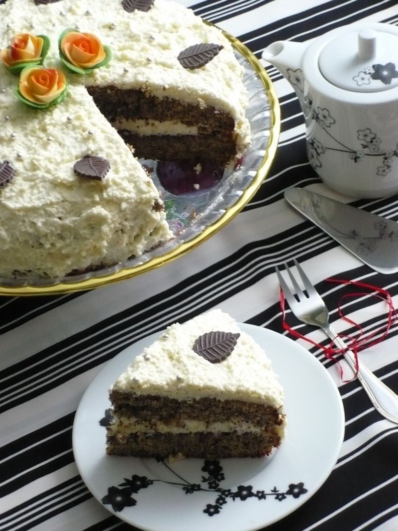 Tort makowy z białą czekoladą
