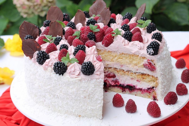 Tort malinowo jeżynowy