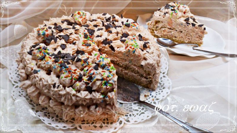 Tort migdałowo - orzechowy Tort migdałowo - orzechowy