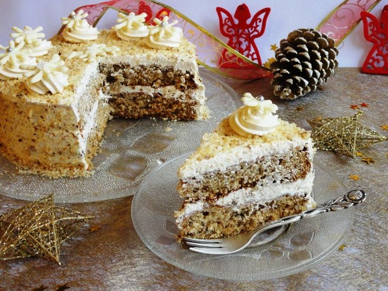 Tort miodowo-orzechowy