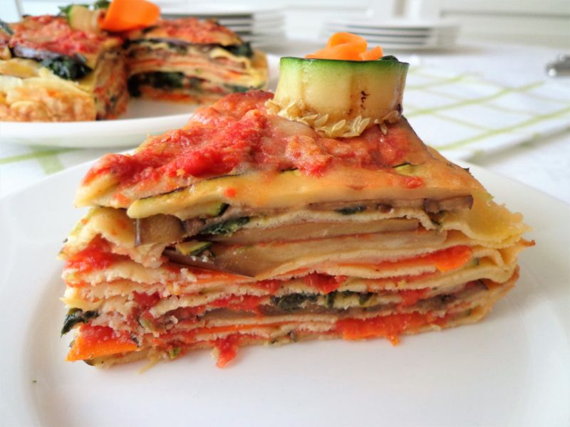 Tort naleśnikowy z grillowanymi warzywami Tort naleśnikowy z grillowanymi warzywami