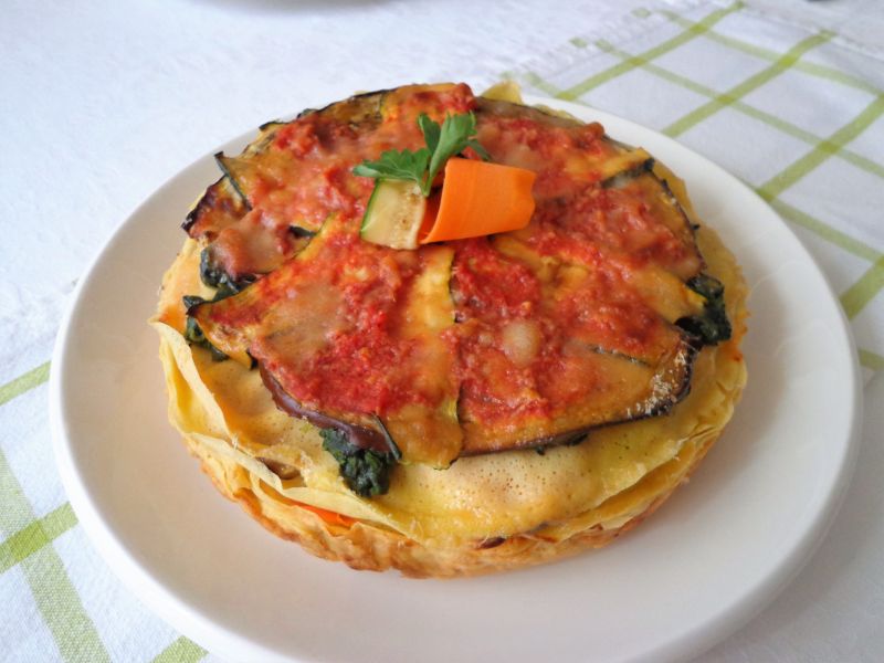 Tort naleśnikowy z grillowanymi warzywami Tort naleśnikowy z grillowanymi warzywami