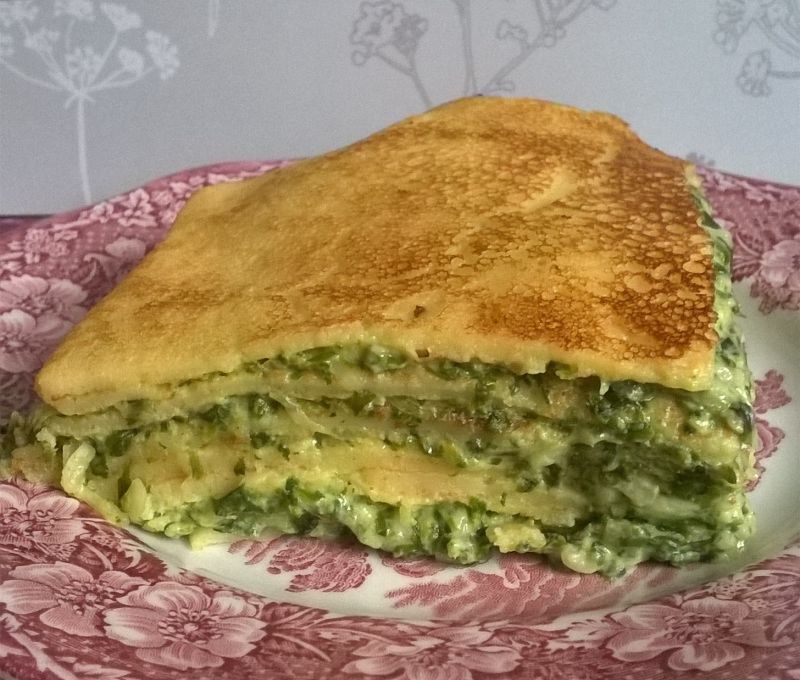 Tort naleśnikowy z masą szpinakową