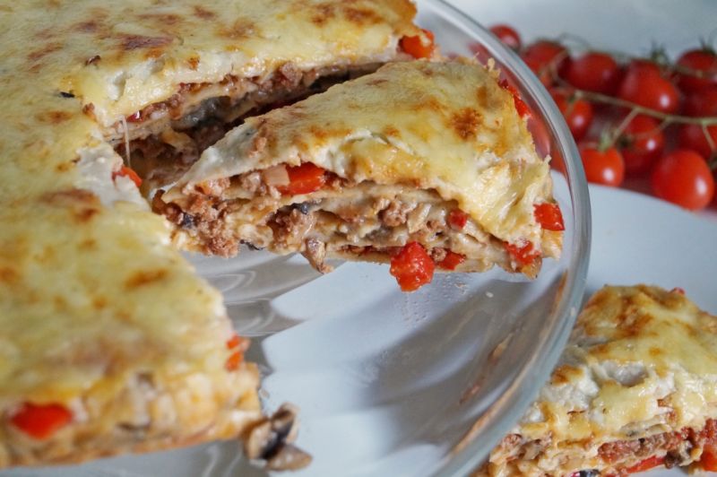 Tort naleśnikowy z mięsem z dzika Tort naleśnikowy z mięsem z dzika