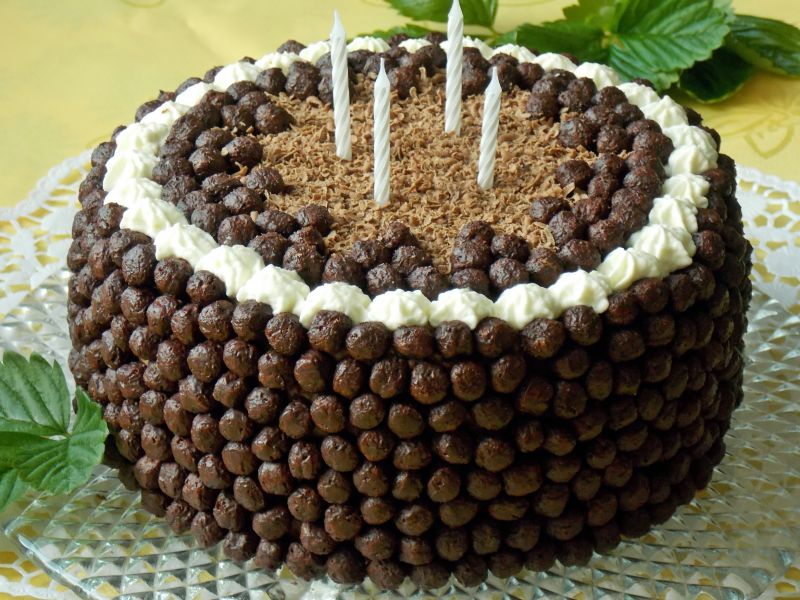Tort Nesquik z truskawkami Tort Nesquik z truskawkami