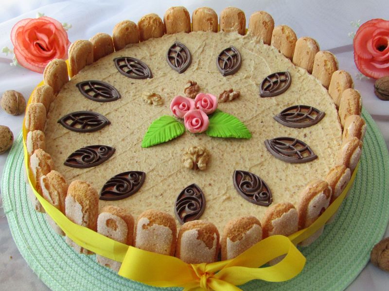 Tort orzechowo- kajmakowy bez pieczenia
