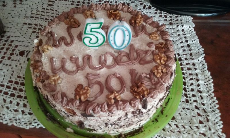 Tort orzechowo-kakaowy na 50-tkę Tort orzechowo-kakaowy na 50-tkę