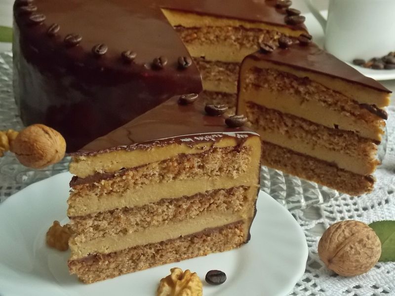 Tort orzechowy z kawą Tort orzechowy z kawą