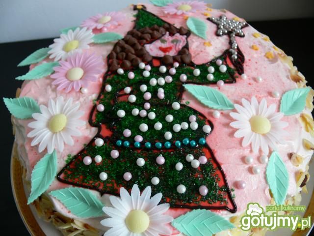 Tort owocowy z bitą śmietaną Tort owocowy z bitą śmietaną