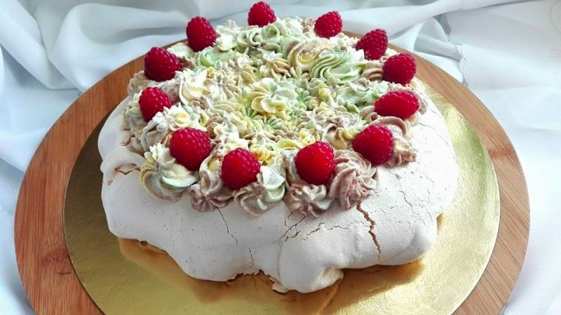 Tort Pavlowa - królowa wśród deserów Tort Pavlowa - królowa wśród deserów